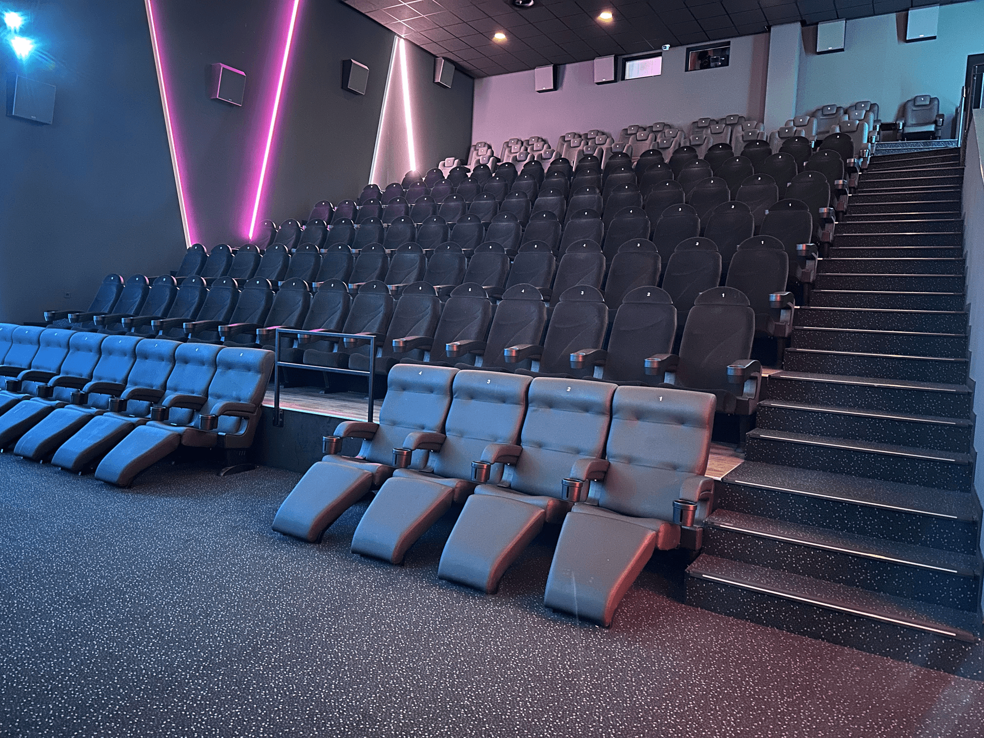 Cinema Preview Image 4 Seven Kinocenter